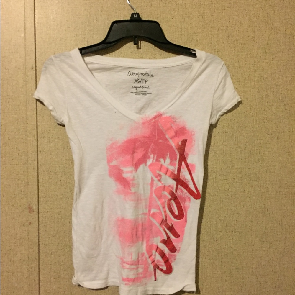 Cute v neck Aeropostale shirt